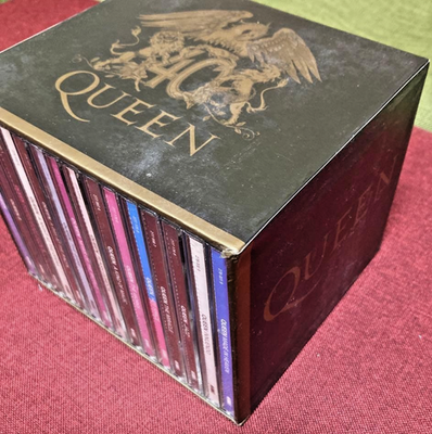 Queen 40周年記念ボックスセット 輸入盤 CD計30枚 リマスター盤 Amazon.co.jp: Queen 40th Anniversary Collector's Box Set: ミュージック