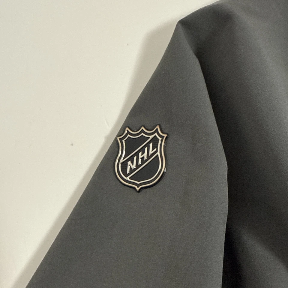 Chaqueta Vegas Golden Knights Para Hombre Grande Gris Cremallera Completa Con Capucha Fanáticos Marca NHL Foto 4 de 4