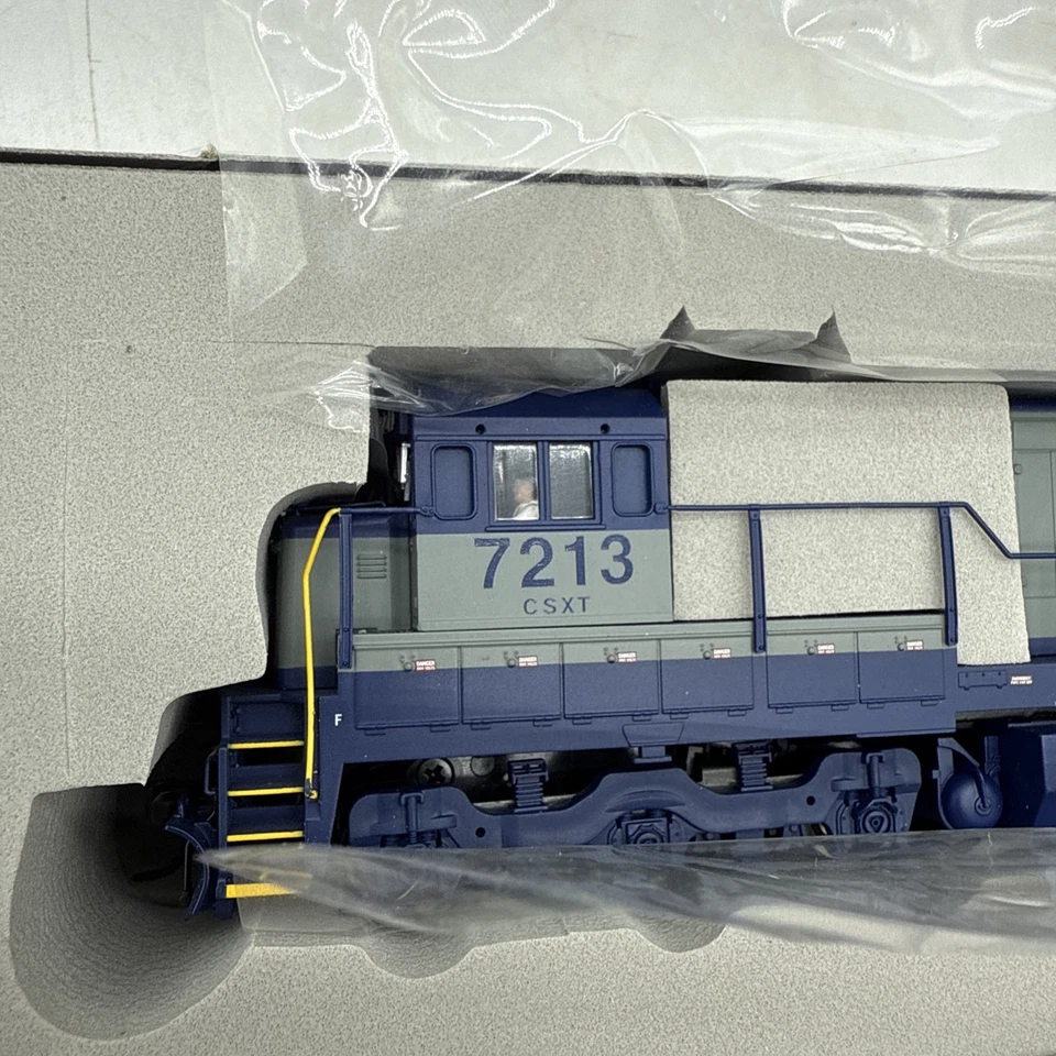 Atlas Master HO Scale CSX CSXT GE U30C Diesel Locomotive #7213 NOS DCC - Image 2 of 4