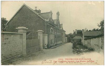 10.VERKÄUFER AUF BARSE. Nr. 31802.RUE THEOPHILE BUTIOT.LES ECOLES DE GIRLS