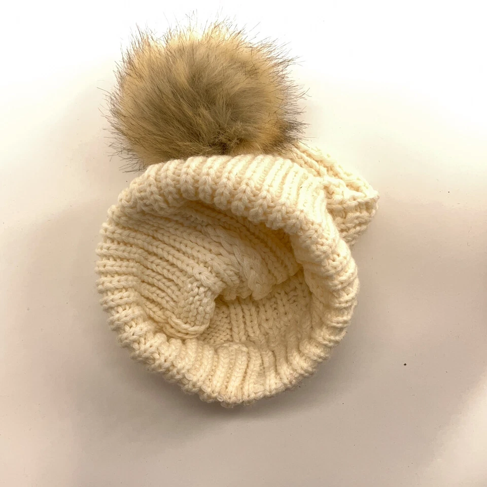 Sombrero de invierno tejido marfil New England Patriots para mujer Foto 3 de 4