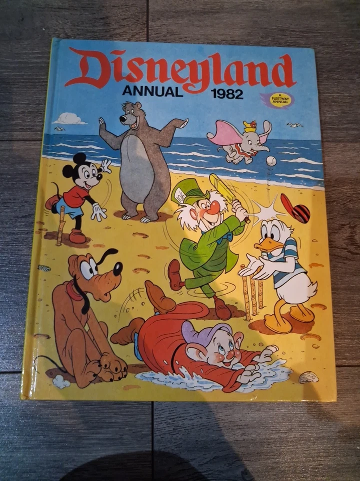 Vintage Disneyland Annual 1982 Dumbo mickey mouse Donald duck jungle book - Image 1 of 2