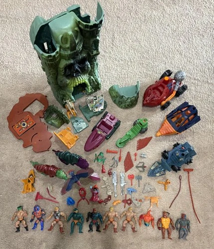 HUGE LOT OF VINTAGE MOTU HE-MAN VEHICLES ACCESSORIES MATTEL TOYS FIGURES