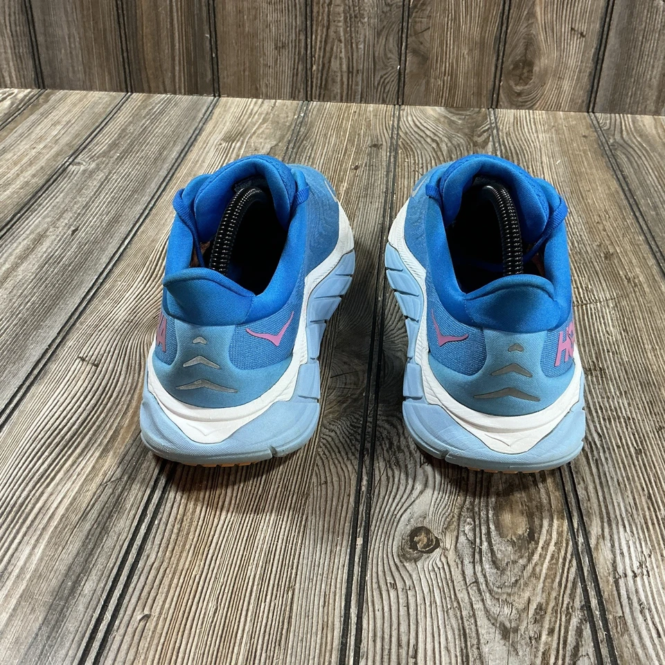 Hoka Arahi 6 女式跑步鞋蓝色粉红色 9B 码运动轻便靠垫 — 第 4/4 张图片