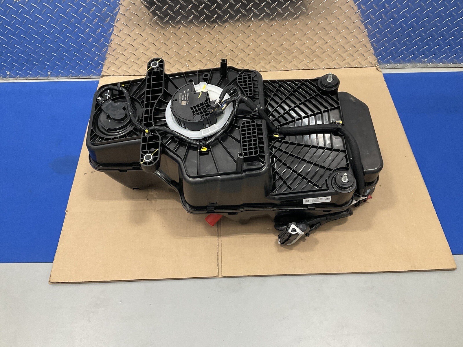 Genuine GM Emission Reduction Fluid Tank OEM 87821864 85138746 | eBay