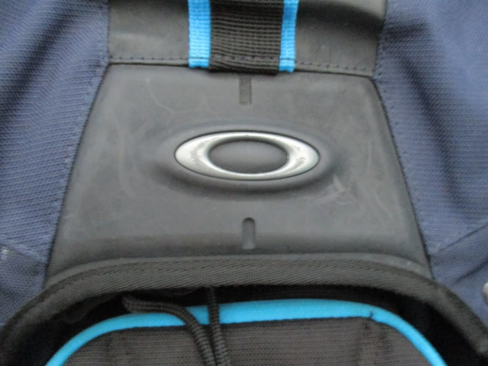 Paquete Mochila Oakley Icon Azul Marino Negro Gorpcore Táctico De Colección Y2k Foto 4 de 4