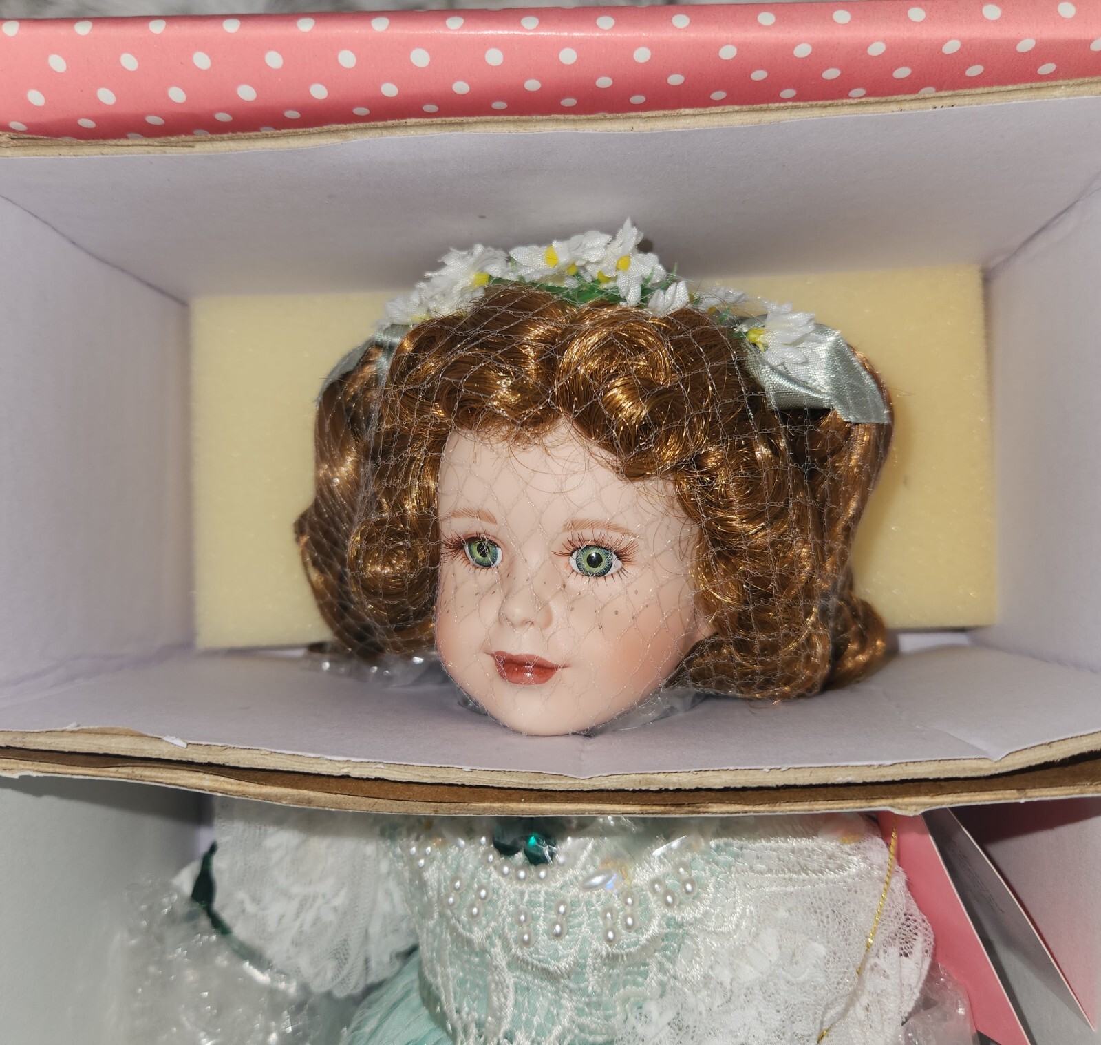 Paradise Galleries The Treasury Collection "Blarney Stone"