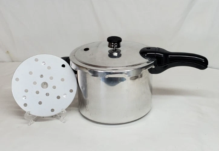 Vintage PRESTO 6-Quart Aluminum PRESSURE COOKER w Cooking Rack #01264