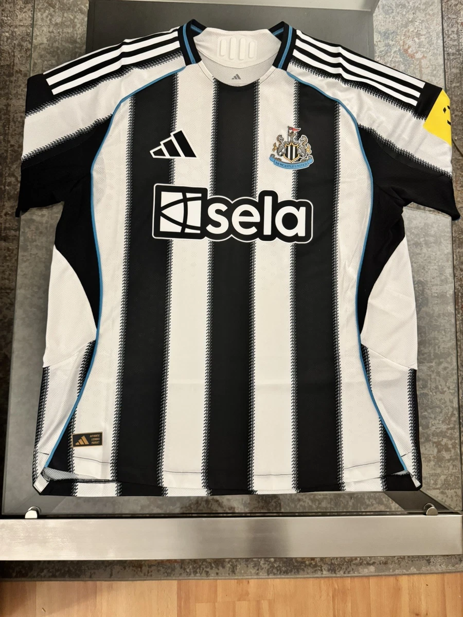 Newcastle United Size XL International Club Soccer Fan Jerseys for