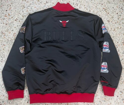 Mitchell & Ness NBA Chicago Bulls NBA Finals Satin Jacket Size Large - Picture 9 of 10