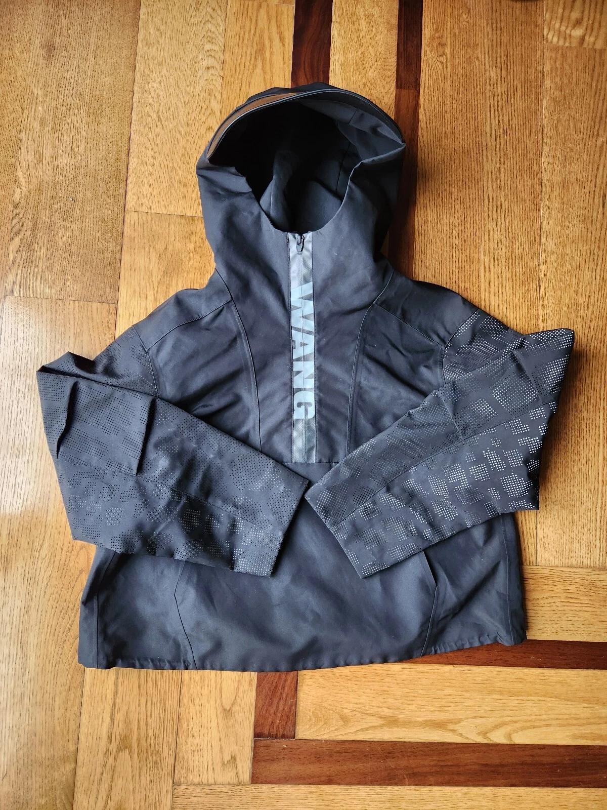 Giacca con cappuccio nera Alexander Wang X H&M antipioggia taglia EUR 42 US 12