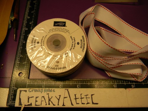 STAMPIN UP WHITE AND RED STITCH MISTLETOE GROSGRAIN RIBBON 1 INCH #25 CREAKYATTI