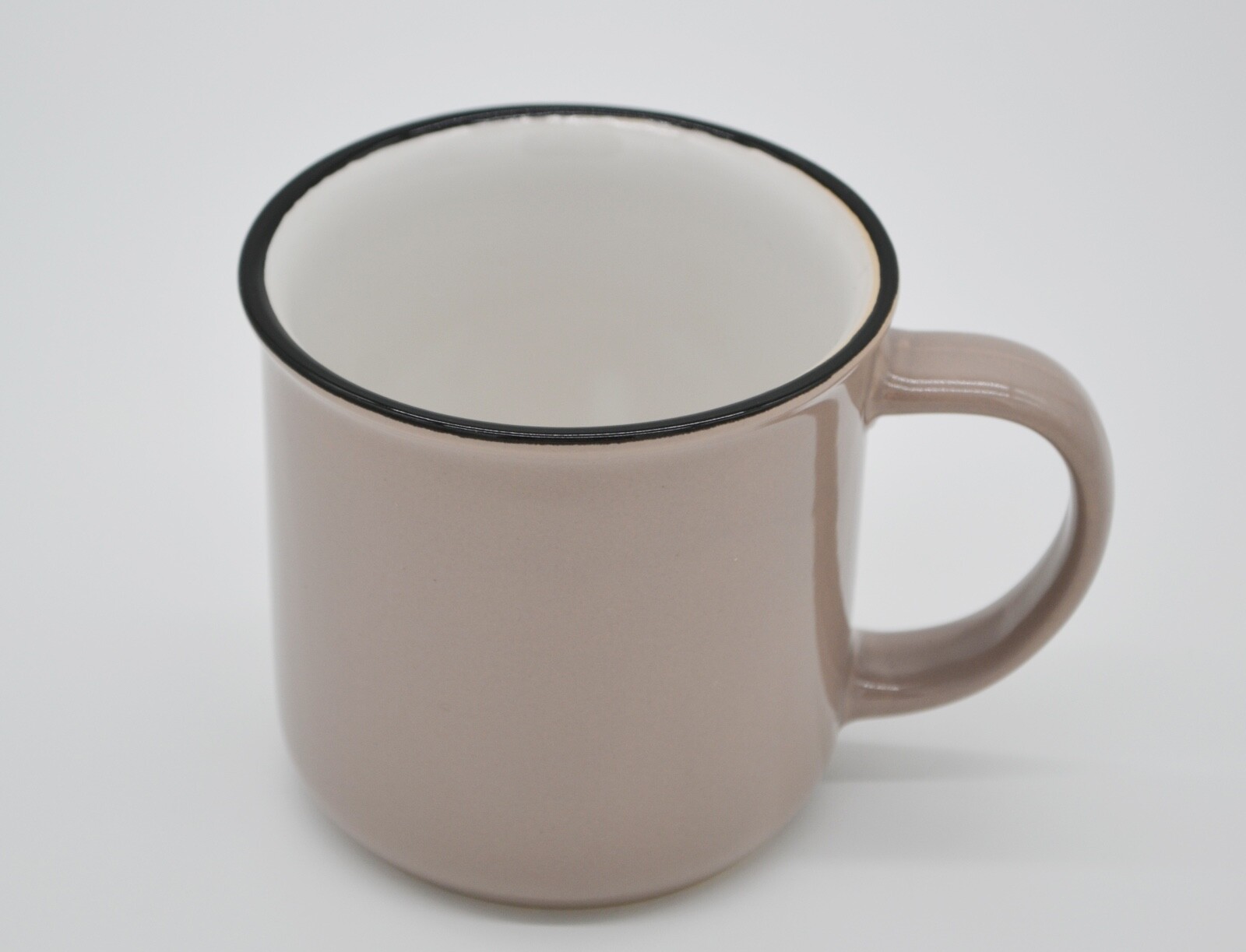 Tasse in braun, Becher, gedeckter Tisch, Kaffeetasse, Kaffeebecher