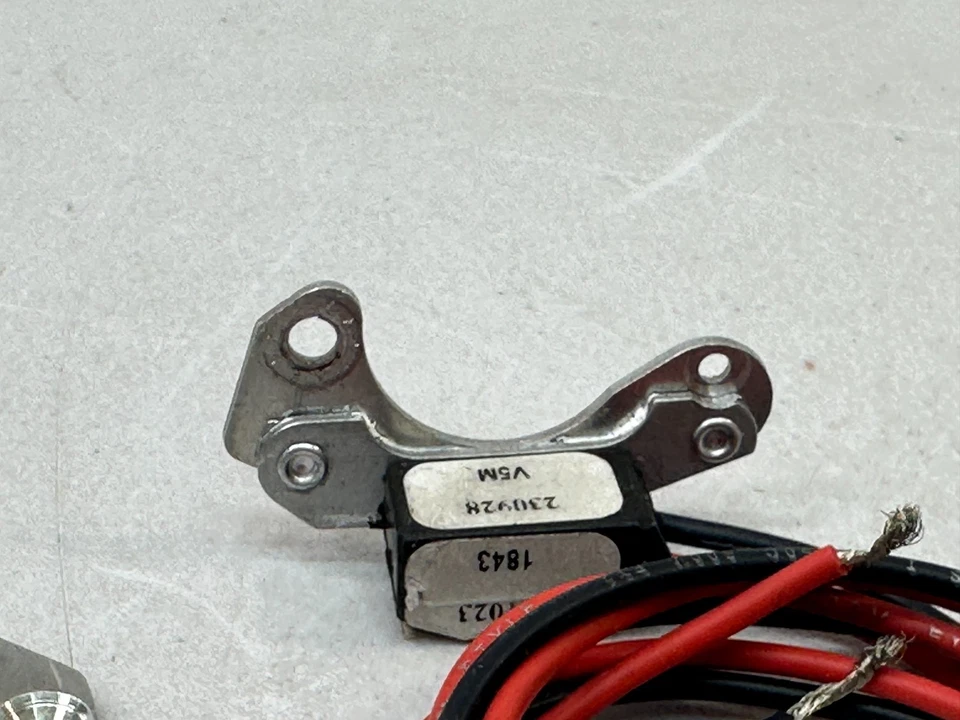 PerTronix Ignitor Electronic Ignition Conversion Kit Compatible with Bosch 1843 Foto 3 de 4