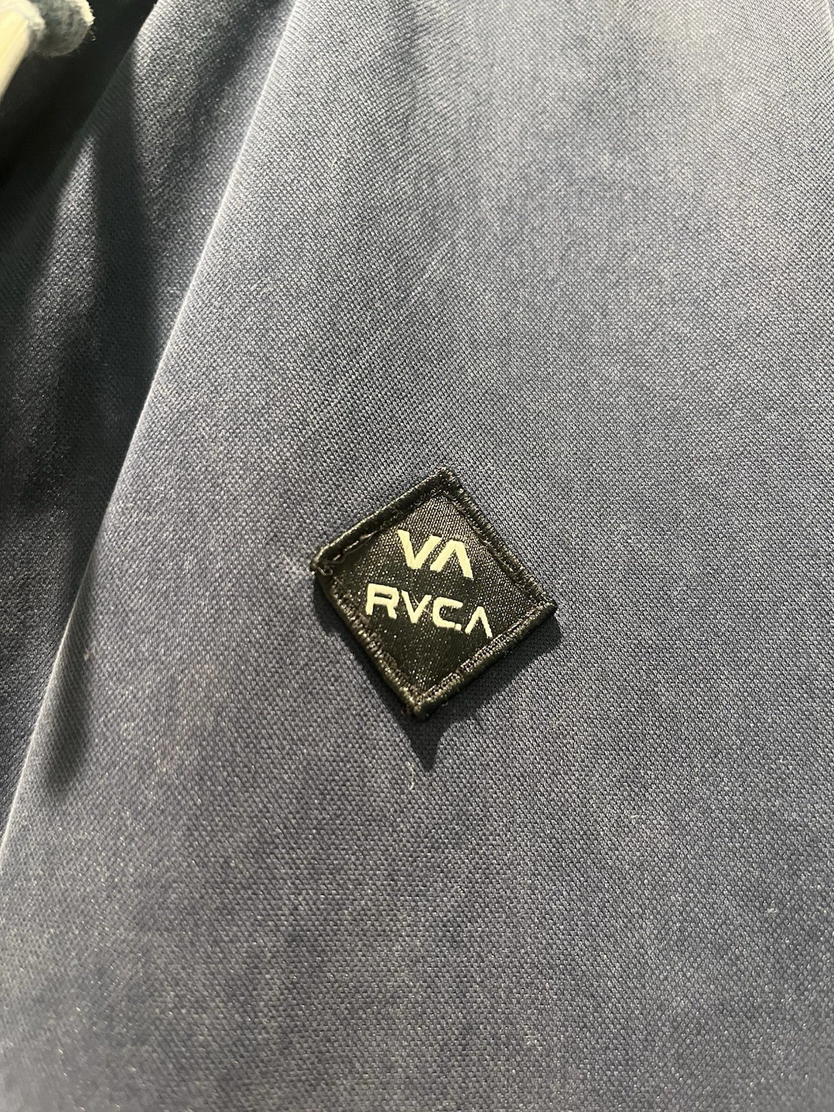 RVCA Coach Giacca Gilet con Cappuccio e Bottoni (UOMO LARGE) Blu Grigio