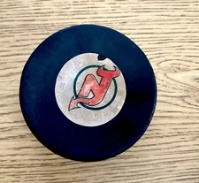 Vintage NEW JERSEY DEVILS, Viceroy Mfg. NHL Game Puck, CANADA, 1982-83