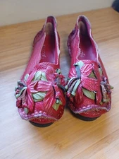 Socofy Women's Slip-on Flats Red Leather Flower Shoes Handcrafted Size 8