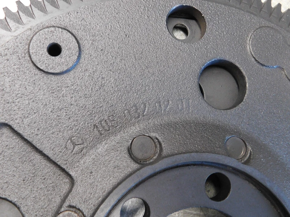 109 108 111 MERCEDES 250SE 250S AUTO TRANSMISSION FLYWHEEL & FLEX PLATE - Image 4 of 4