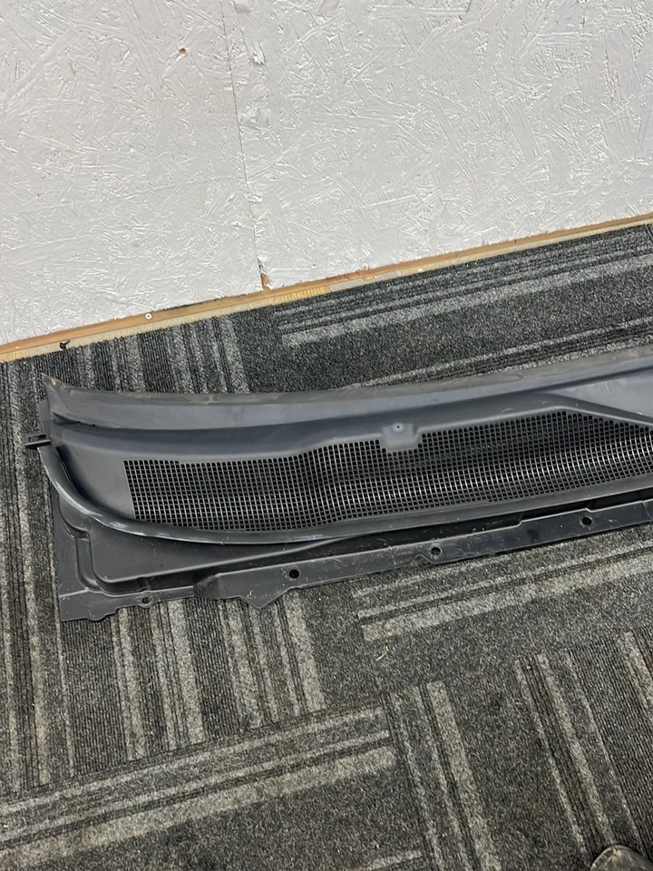 Ram 2500 Pickup Windshield Cowl Panel 68362458AC - Image 3 of 4