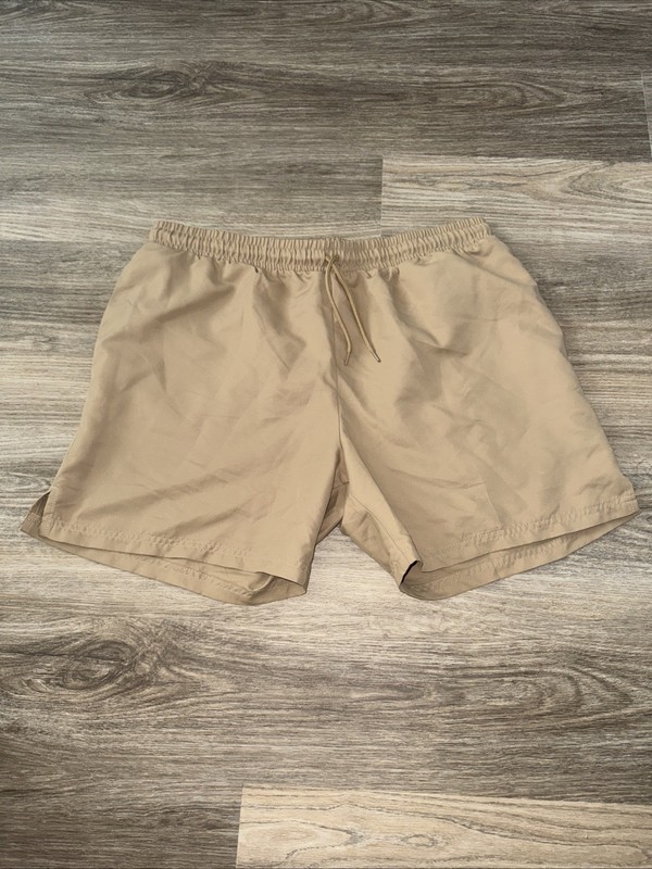 Men’s bcg Size Large Khaki Athletic Shorts with small snag (pictured)