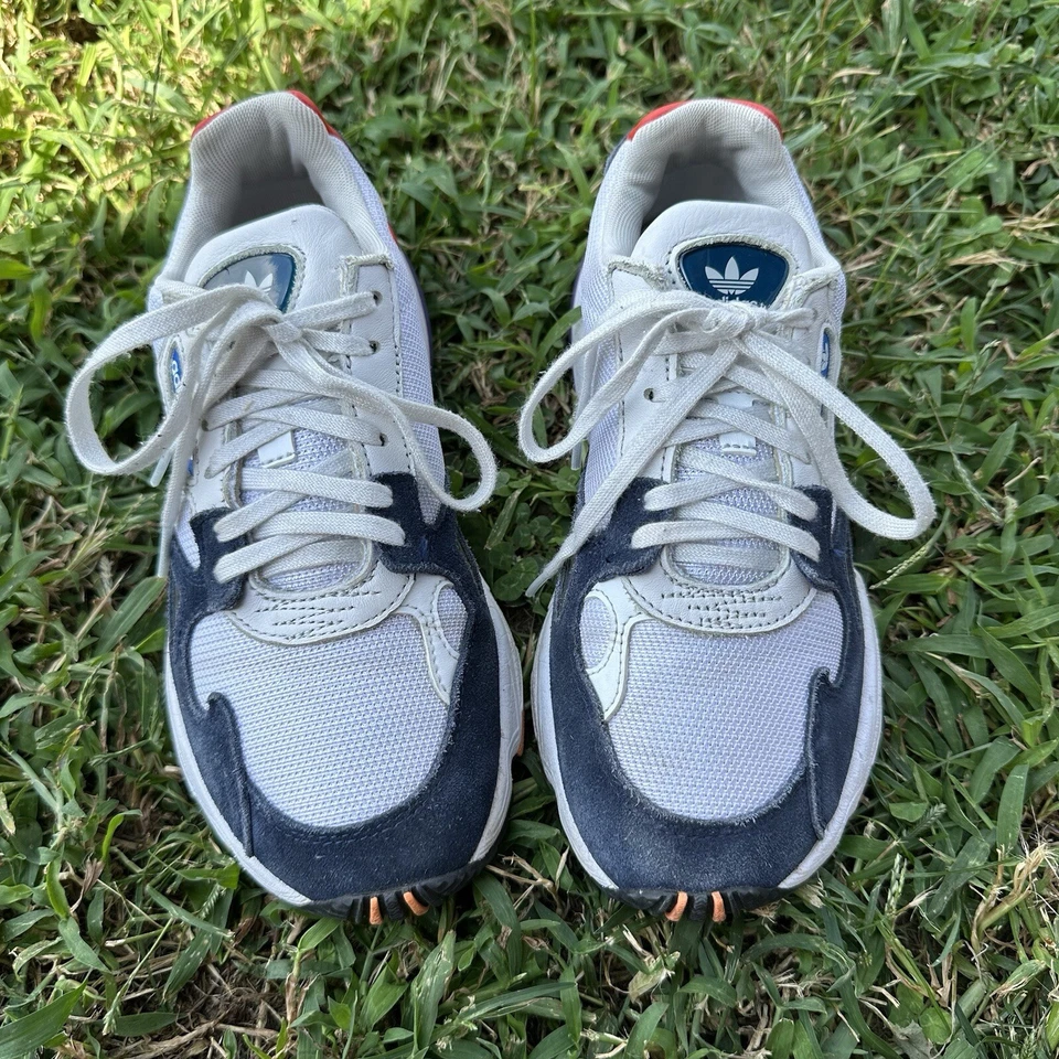 Adidas Originales Para Mujer Talla 6 Zapatos Falcon Cristal Blanco Colegial Azul Marino” Foto 2 de 4