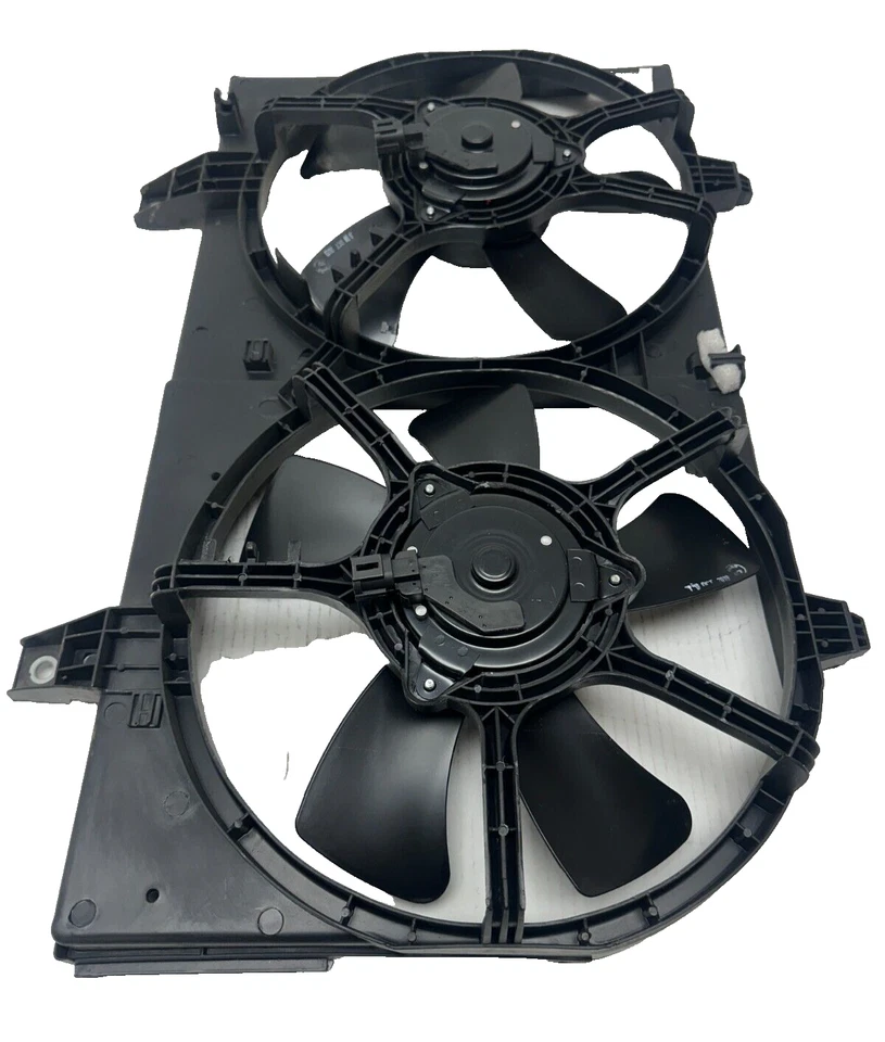 Conjunto de ventilador de refrigeración de radiador Continental para Infiniti I35 Nissan Máxima 2002-2004 Foto 2 de 4