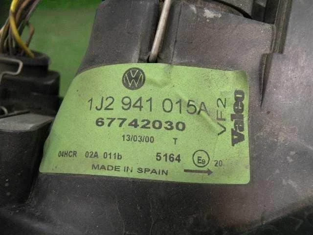 VOLKSWAGEN Golf 2000 Left Headlight [Used] [PASKU467043] - image 4 of 4