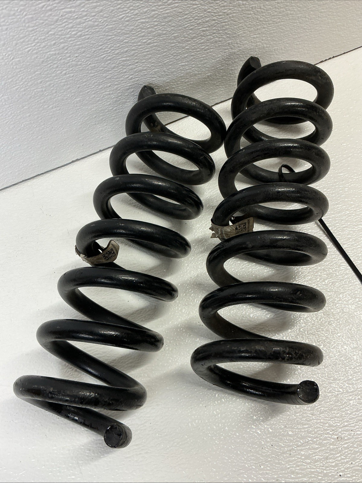 14-21 MASERATI QUATTROPORTE Rear Left & Right Suspension Coil Spring OEM