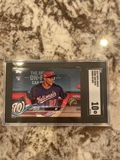 2018 Topps Update JUAN SOTO HANDS ON HIPS SP RC ROOKIE #US300 SGC 10 GEM MINT
