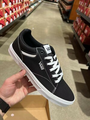 black canvas vans mens