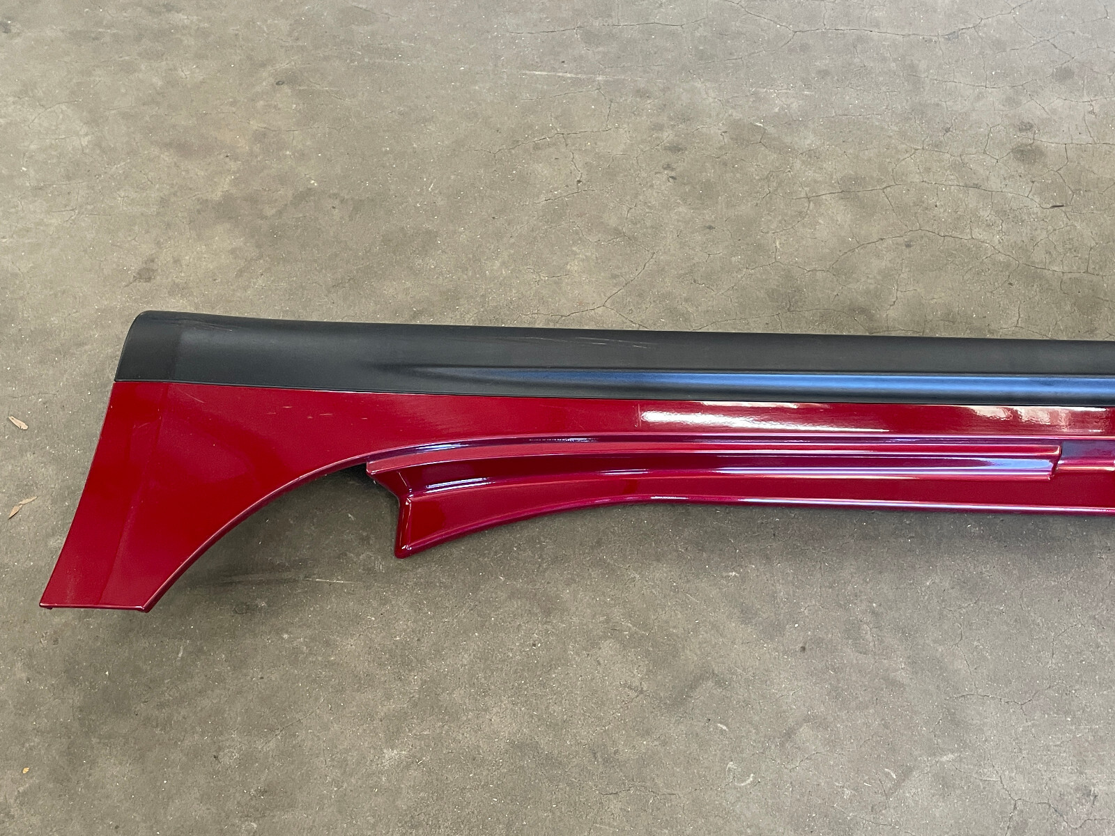 14-17 Maserati Ghibli S Left Side Skirt Rocker Panel Molding Trim Red 1504 OEM