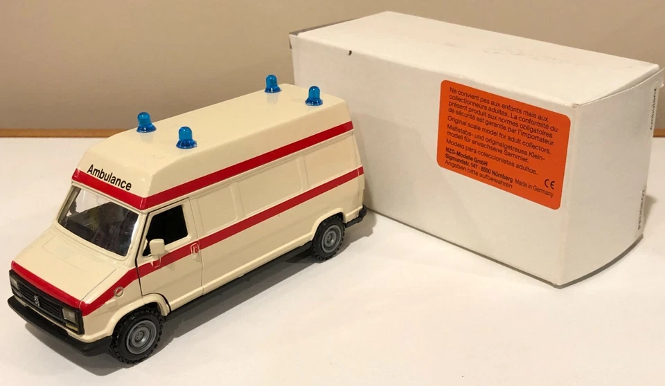 Lot 8 French Fire Police Ambulance Renault Citroen Peugeot GM Talbot 1/43 1/50 - Image 2 of 4