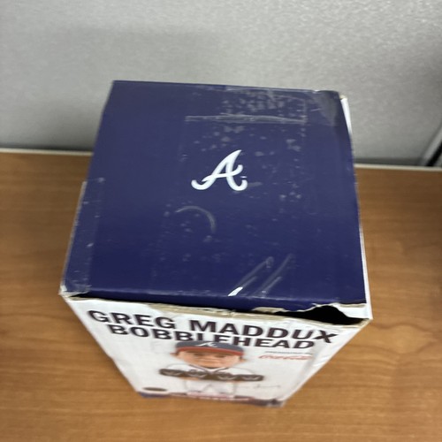 ⚾️ MLB ATLANTA BRAVES SGA 26/04/22 GREG MADDUX CY YOUNG AWARDS BOBBLEHEAD - NUOVO CON SCATOLA - Foto 6 di 9