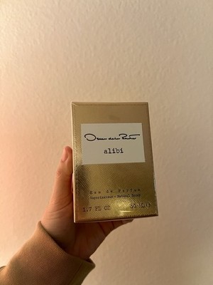Oscar De La Renta Alibi Eau de Parfum Perfume Spray for Women  1.7 Fl  NIB
