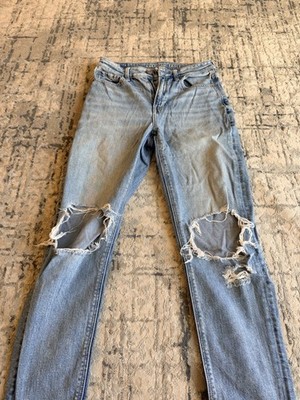 American Eagle Medium Wash Mom Jeans   Size 2