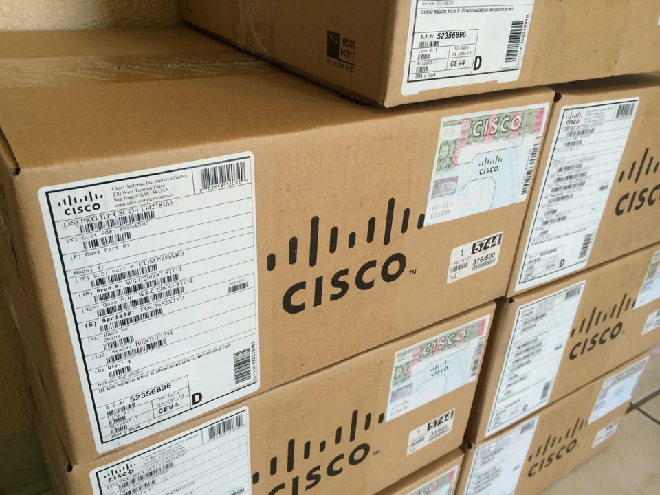 NEW Cisco WS-C2960G-8TC-L MANAGED GIGABIT SWITCH + 1 T/SFP LAN BASE SEALED  - Image 2 of 2