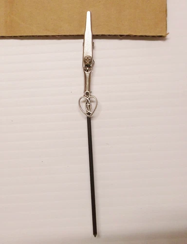 Alligator (Roach)Clip-Poker-Double Heart Cross Charm-Pizazz Creations