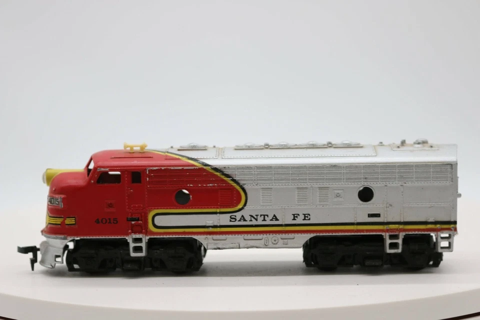 Tyco Plasitc Mantua Ho Gauge 1:87 Scale SANTA FE 4015 Dummy Locomotive - Image 2 of 4