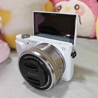 Sony Alpha NEX-3N 16.1 MP 16-50mm F/3.5-5.6 PZ OSS Lens Wi-Fi