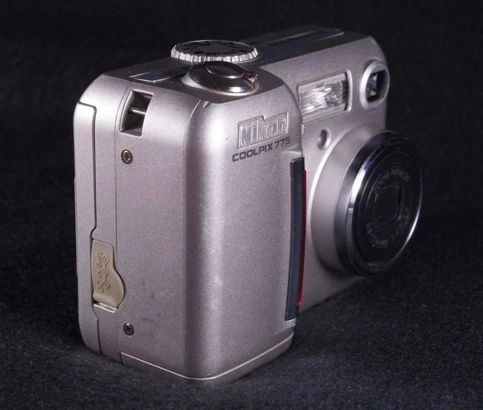 Nikon COOLPIX 775 2.1MP Digital Camera Works With Memory Card No Battery (№#10) - Image 3 of 4