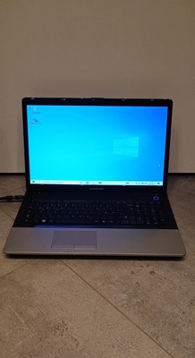 Samsung NP305E7A 17 Zoll - AMD A4 - 500GB HDD - Windows 10 Laptop Notebook