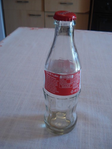 BOSNIA - KOKA KOLA 2017 / 2018 COCA COLA BOTTLE WITH ORIGINA CAP CHRISTHMAS - Picture 3 of 3