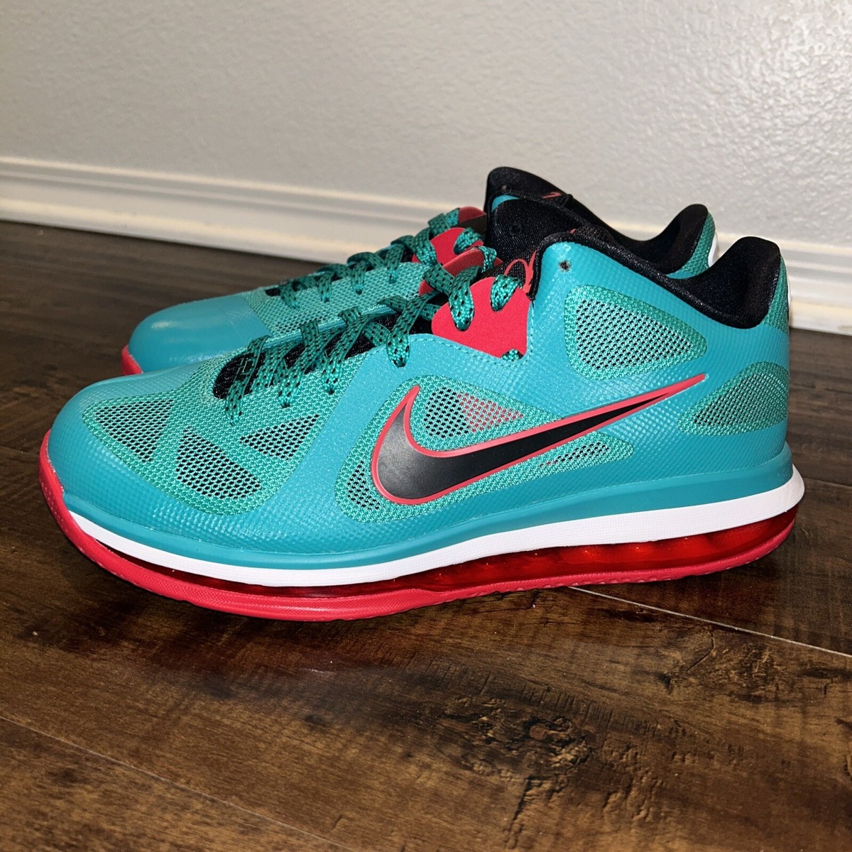 Nike Lebron Liverpool edition. Size 10.5 Nike LeBron 20 Liverpool Men main image 3
