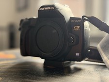Olympus E-620 is Digital Camera With Strap An...