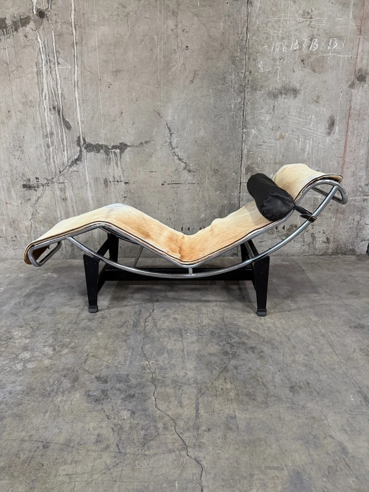 Vintage 1970s Cassina Le Corbusier LC4 Chaise Lounge Cowhide & Leather, Italy - Image 2 of 4