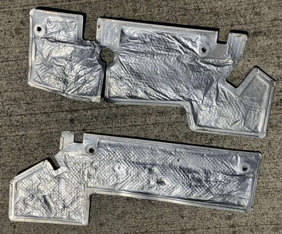 Комплект из 2 оригинальных теплозащитных экранов для переднего правого и левого нижнего кузова 97–06 Jaguar XK8 X100 - Изображение 2 из 4