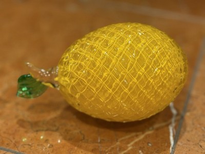 BOHEMIAN ART GLASS 6'' LEMON / PINEAPPLE TEXTURED YELLOW GREEN FRUIT LN