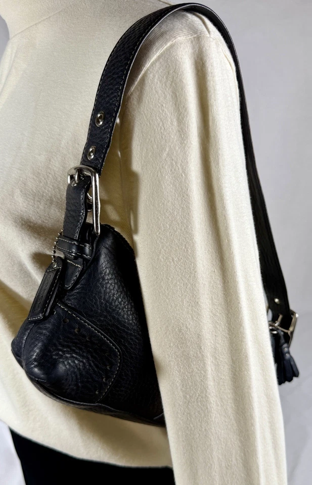 😎😎😎VINTAGE COACH BLACK East West Hampton Mini Baguette LTR Shoulder Bag #5052 - Image 2 of 4