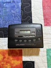 Vintage Sony Walkman FM/AM Radio Cassette Player WM-FX401 Tested *READ