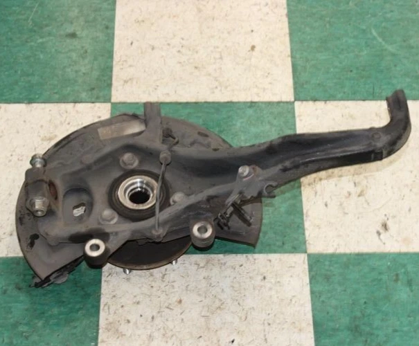 2004-2015 Nissan Titan Front RH Passenger Spindle Knuckle Assembly W/o Abs Oem - Image 2 of 4